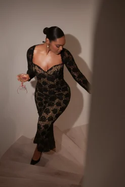Black Lace Sweetheart Maxi Dress