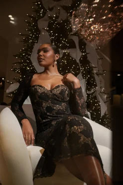 Black Lace Sweetheart Maxi Dress