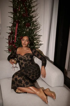 Black Lace Sweetheart Maxi Dress