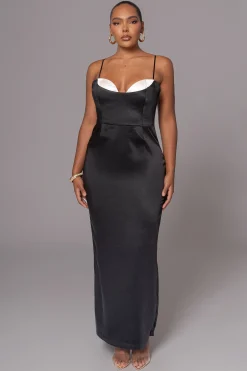 Black Moment In Time Maxi Dress