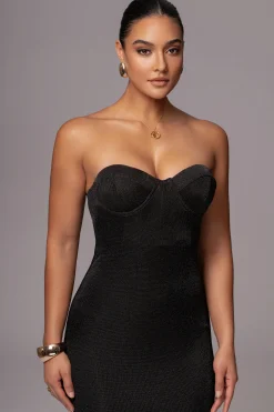 Black Twilight Elegance Maxi Dress