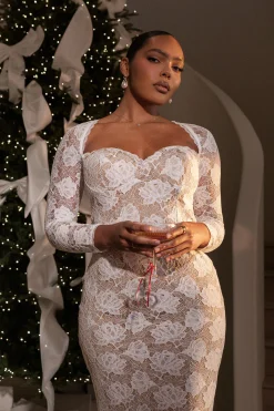 Ivory Lace Sweetheart Maxi Dress