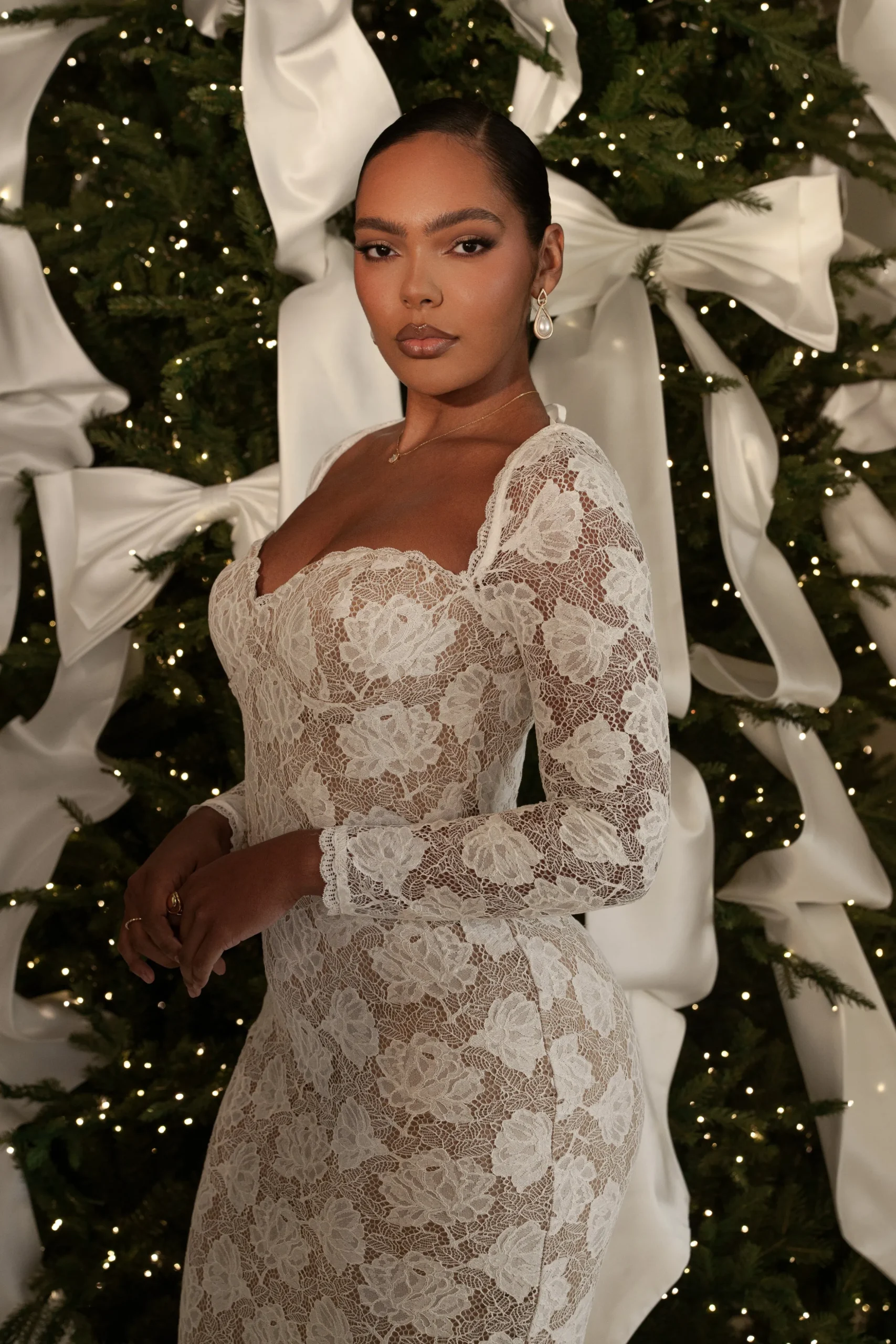 Ivory Lace Sweetheart Maxi Dress