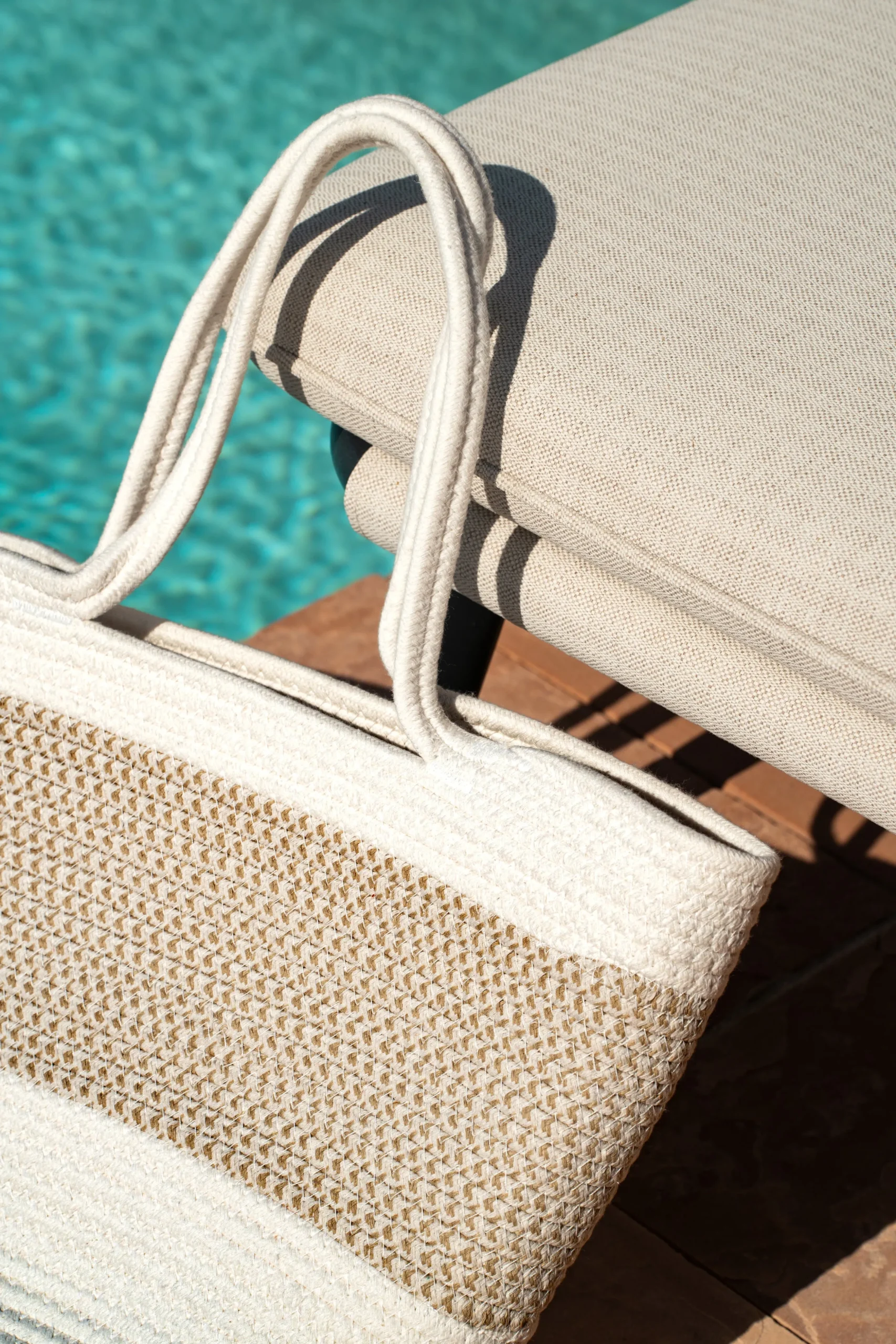 Ivory Mar De Luz Tote Bag