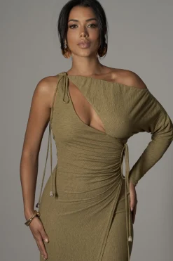 Moss Odelia Crinkled Maxi Dress